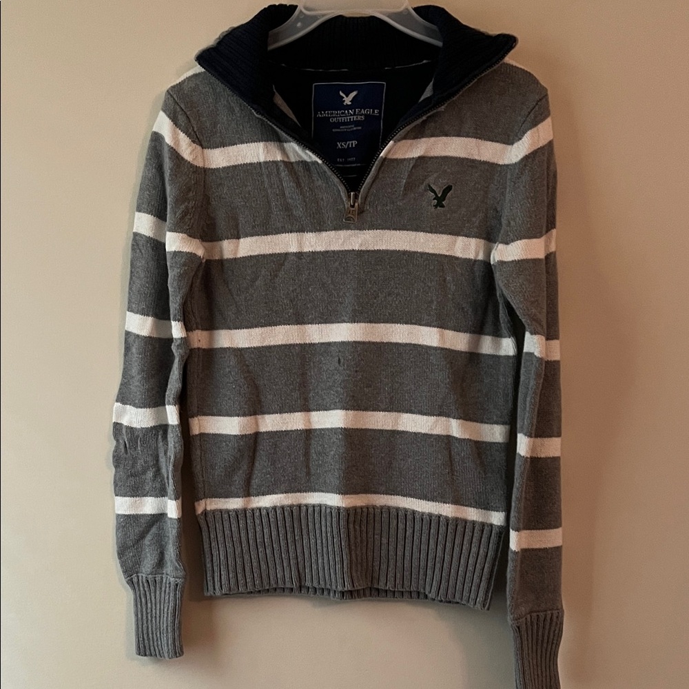 American Eagle Outfitters Men's Gray and White Zip-Up Sweater